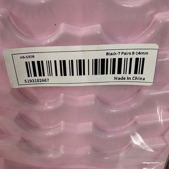 False eyelashes - Picture 3 of 3